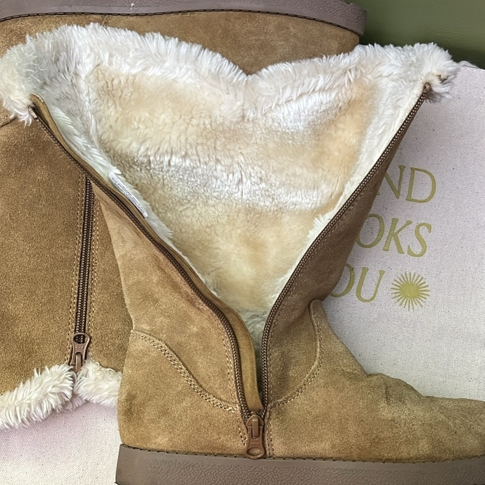 👢Genuine Suede Tan Boots With Faux Fur Lining-Size 7 , Like New 👢 - Picture 5 of 9
